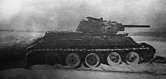 Т34 гвардии лейтенанта Соколова Зима 1944 г На дорогах наступления армии - фото 187