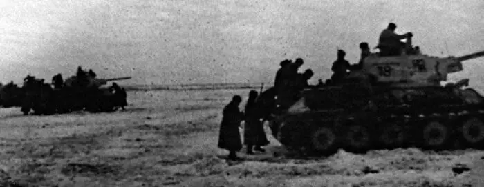 Танки Т34 31го танкового корпуса Январь 1944 г Сбитый немецкий самолёт - фото 202