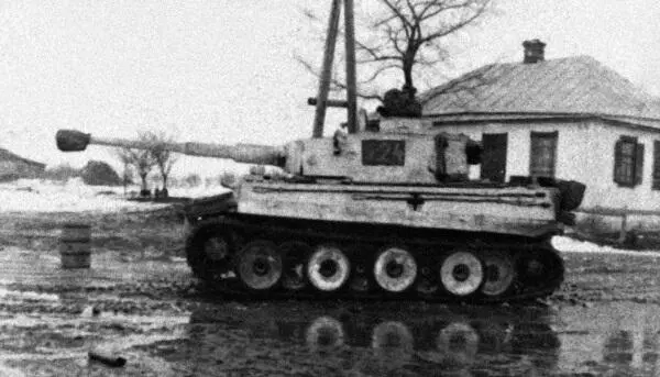 Тигр 4й роты 1го тп танковой дивизии СС Адольф Гитлер Зима 1944 г - фото 228
