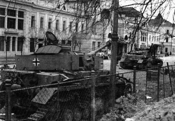 Брошенные и захваченные танки Pz IV Март апрель 1944 г г Черновицы - фото 284