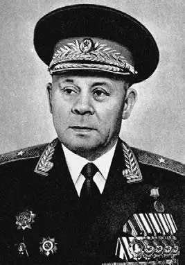 Заместитель командующего 1йгв ТА по тылу генералмайор В Ф Коньков - фото 360