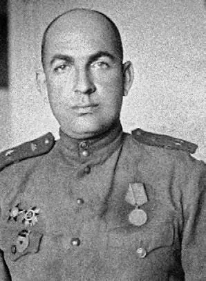 Гвардии полковник Колтунов Гвардии полковник Николай Богомолов На - фото 361