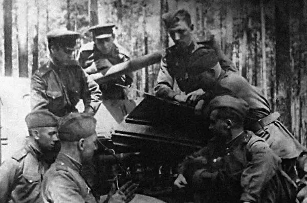 Танкисты 1й гв ТА накануне операции Лето 1944 г Артиллерия СУ152 21 - фото 363
