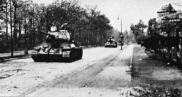 Танки 64й гв тбр на марше 45я гв тбр Согласно боевому приказу штаба 11го - фото 394