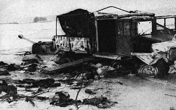 Уничтоженная танкистами 1й гв ТА и брошенная техника врага Январь 1945 г - фото 430