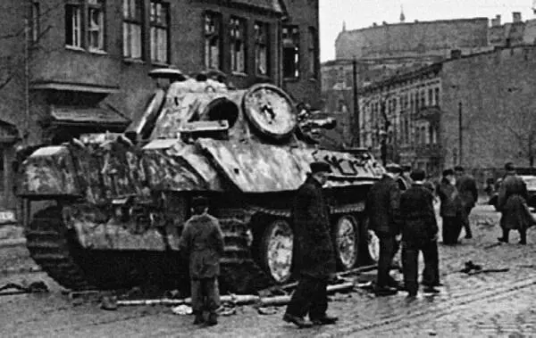 Битая немецкая техника Январь февраль 1945 г район города Познань РГАКФД - фото 444