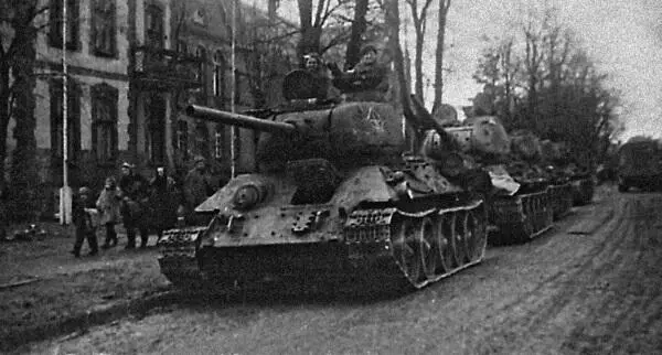 Танки 1й гв ТА Зима 1945 г Командир 11го гв тк гвардии генералмайор - фото 453