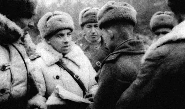 Командир 44й гв тбр гвардии полковник Иосиф Гусаковский Гвардии старший - фото 490