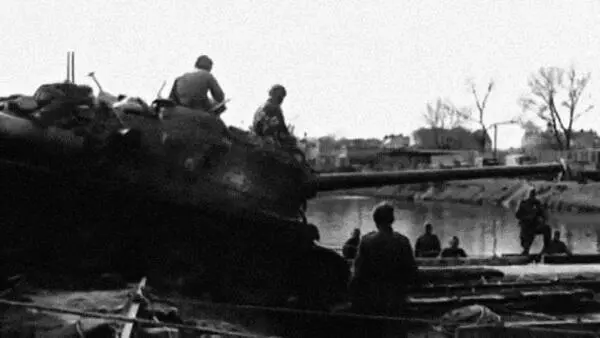 Подготовка частей 1й гв ТА к наступлению Апрель 1945 г Выход танков 1й - фото 530