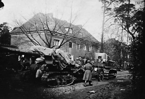 Тяжёлая артиллерия 1й гв ТА Весна 1945 г 1я гв ТА на марше Тяжёлые - фото 538