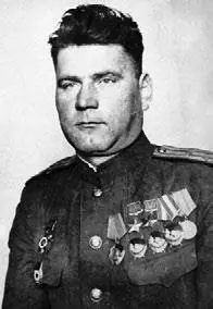 Иван Якубовский Виктор Рощин Главком ГСВГ генерал армии М М Зайцев в - фото 634