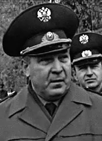 Виктор Рощин Главком ГСВГ генерал армии М М Зайцев в 1й гв ТА 1981 г - фото 635