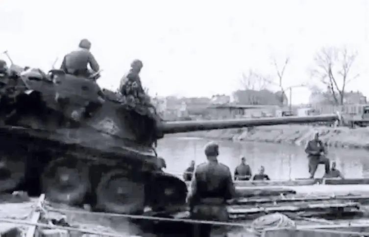 Подготовка частей 1й гв ТА к наступлению Апрель 1945 г Выход танков 1й - фото 738