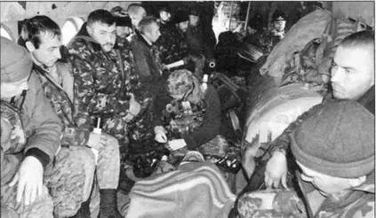 Ми8 можно переоборудовать в санитарный вариант но чаще раненых перевозят - фото 79