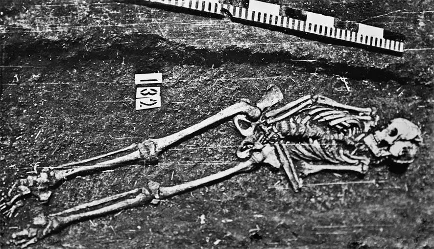 Рис 62 Одно из захоронений в с Биляре Музей с Билярска Рис 63 - фото 62