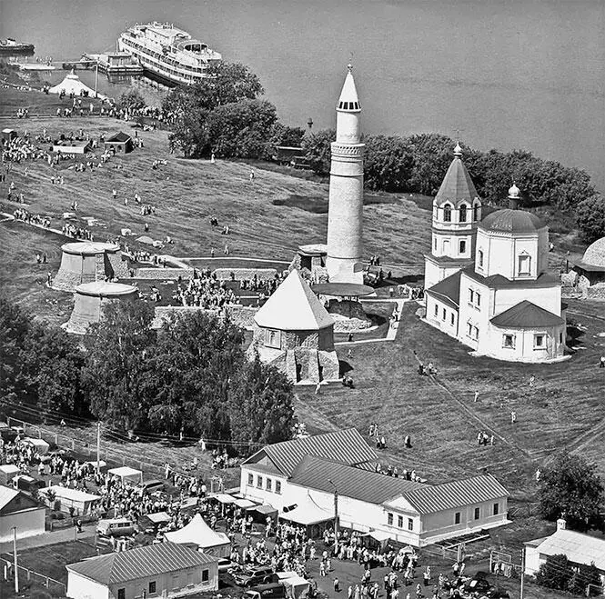 Рис 82 Вид Болгара сегодня Это красиво однако от старины тут осталось - фото 84