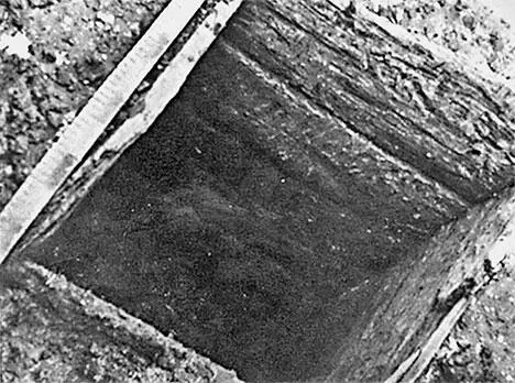 Рис 131 Старинные колодцы в Биляре Взято из 9441 с 47 29 ЖИЛИЩЕ - фото 133