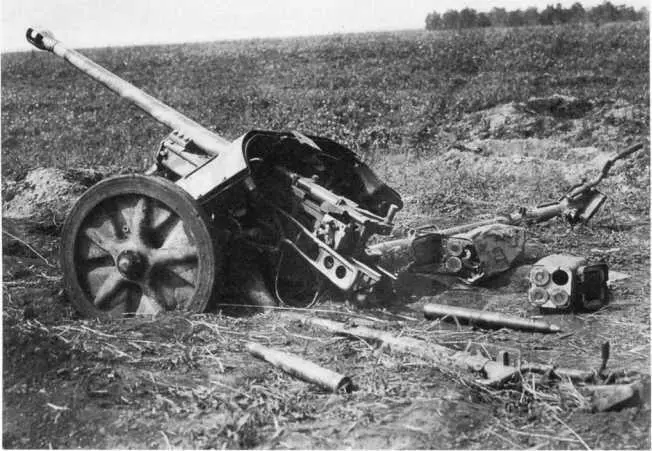 50мм противотанковая пушка Pak 38 уничтоженная советскими танками во время - фото 23