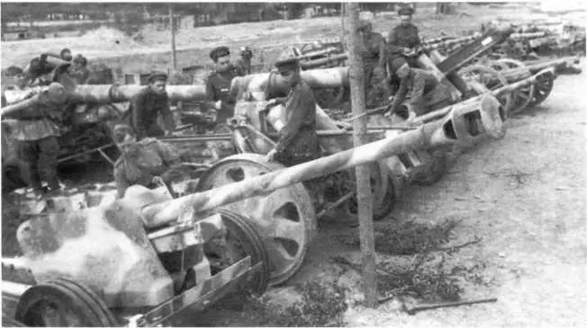 Немецкие орудия захваченные в районе реки Прут 2й Украинский фронт 1944 - фото 184
