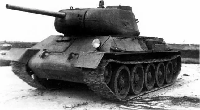 Общий вид второго варианта танка Т43 Лето 1943 года ЦАМО Второй вариант - фото 42