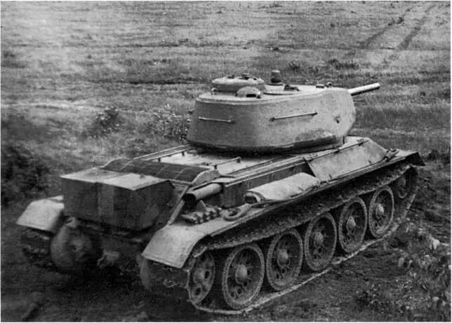 Вид танка Т43 второго варианта сзади справа Лето 1943 года Хорошо виден - фото 51