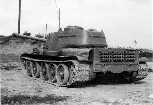 Опытный образец танка Т44122 вид сзадислева Весна 1944 года АСКМ Таким - фото 88