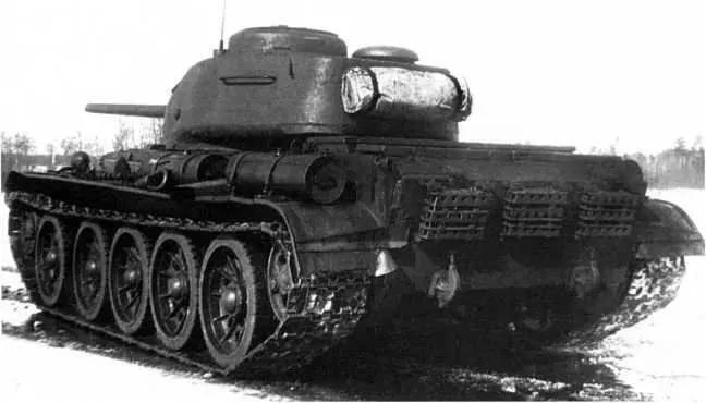 Танк Т44А вид сзадислева Январь 1945 года На кормовом листе корпуса - фото 102