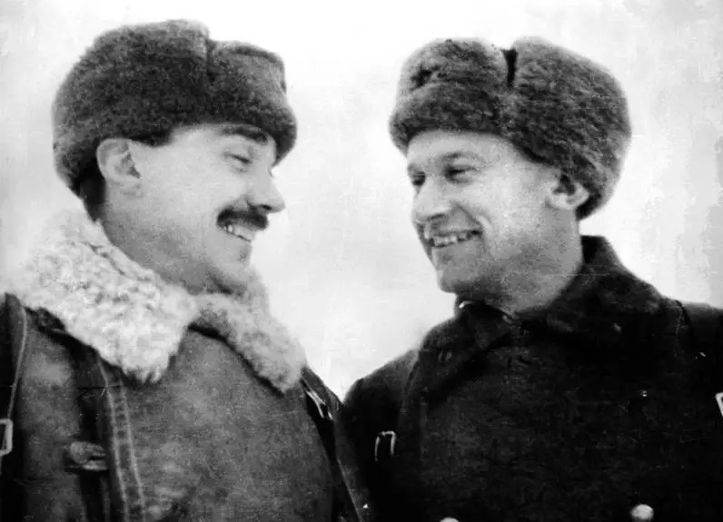 Б Полевой А Фадеев Район Ржева начало 1942 г Мы подходили к отдельным - фото 24