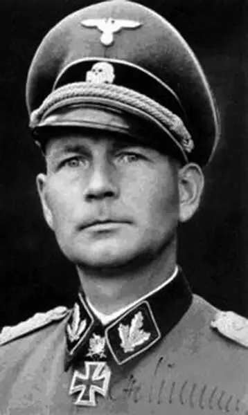 О Кумм командир полка СС Фюрер в январе феврале 1942 г В литературе - фото 47