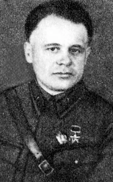 Герой Советского Союза полковой комиссар В Р Бойко военком 183й - фото 69