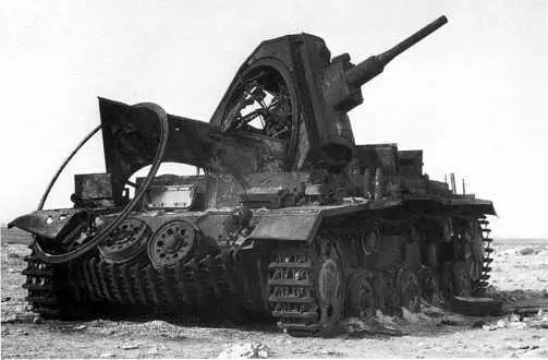 PzIII AusfH подбитый огнем британской артиллерии Северная Африка 1941 год - фото 88