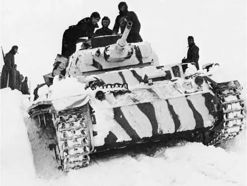 PzIII AusfJ 5й танковой дивизии в двухцветном зимнем камуфляже широкие - фото 103