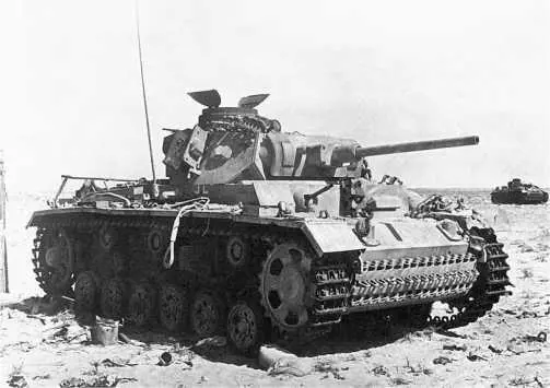 PzIII AusfJ подбитый у Газалы Май 1942 года К 3 ноября сопротивление - фото 112