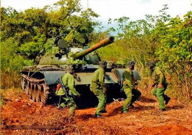 Вверху танки T55 стали основными рабочими лошадками танковых подразделений - фото 34