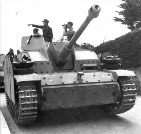 Штурмовое орудие StuG III Ausf G из состава 1 роты ТБ Родос на марше - фото 4