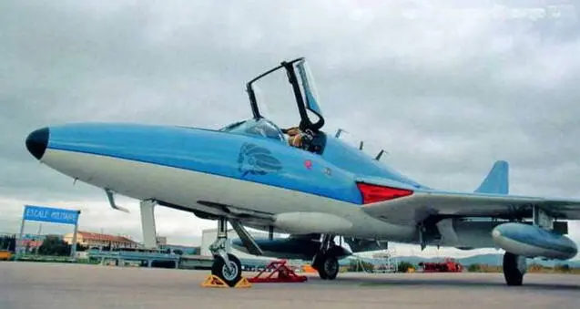 Двухместный вариант Хантер Т68 Нидерланды Skyline Aviation Компания - фото 65