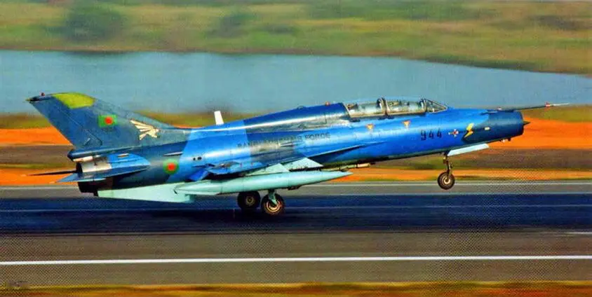 FT7B Для подготовки летчиков истребителейбомбардировщиков Q5IIIA в - фото 103