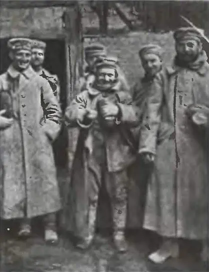 Пленные немцы роды французскому невоенному хлебу Офицеры индийских войск - фото 66