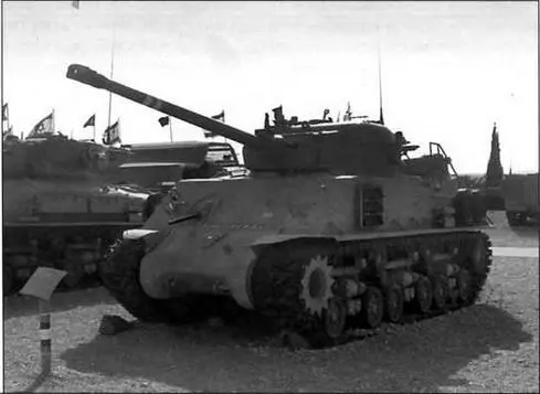 М50 в музее танковых войск в Латруне На заднем плане М51 Для сохранения - фото 5