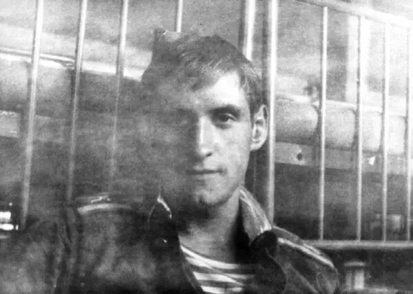 Если ходишь из наряда в наряд главное не отчаиваться Иначе можно сойти с - фото 34