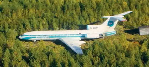 Ту154М RA85684 на месте вынужденной посадки в Ижме Пострадавший в - фото 61