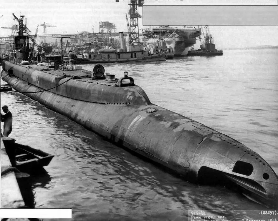 Подводная лодка Хардер во время ремонта на верфи МэйрАйленд 7 февраля 1944 - фото 85