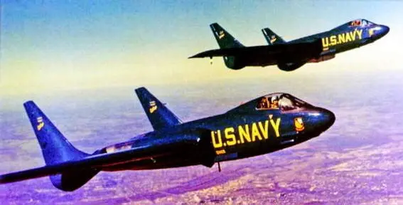 F7U1Кэтлас Пилотаж ангелов на самолетах Кугар Проблема возникла с - фото 72