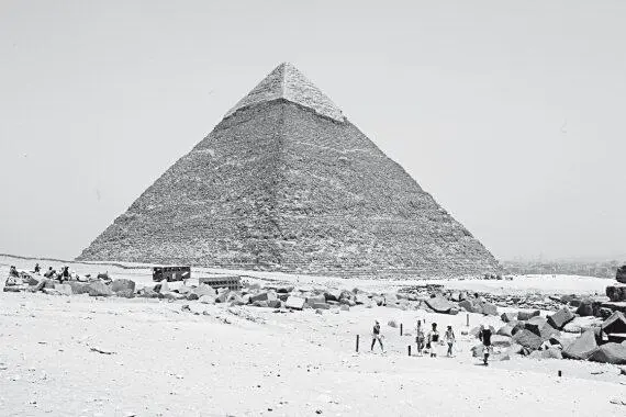 Рис 7 Пирамида Хефрена Фотография 2008 года Рис 8 Пирамида Менкаура - фото 7