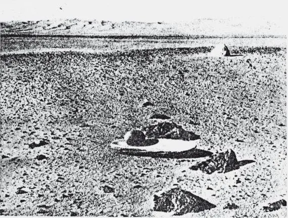 Рис 114 Каменные ручные терки в пустыне Египта Фотография взята из 4 - фото 114