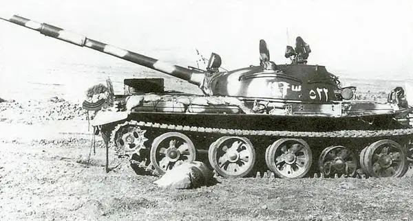 Сирийский танк Т62 подбитый на Голанских высотах 1973 год Израильские - фото 101
