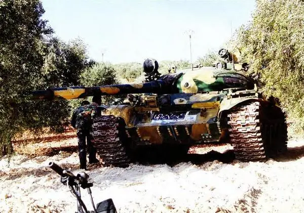 Т62 подбитый боевиками при штурме авиабазы Duwailah Сирия ноябрь 2012 года - фото 123