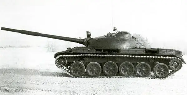 Средний танк объект 167 вид сбоку Хорошо видны опорные катки позже - фото 125