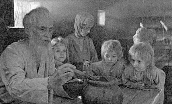 Старый да малый виктимный мира славянства в кинофильме И на камнях растут - фото 12