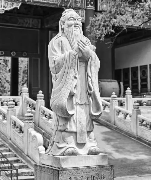 Конфуций одна из самых почитаемых личностей в Китае Его статуи и другие - фото 7